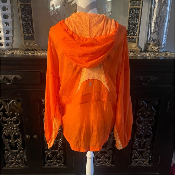 NWT FREE PEOPLE ON MORE MILE ORANGE HOODED WINDBREAKER. RETAIL $148 - Picture 7 of 7